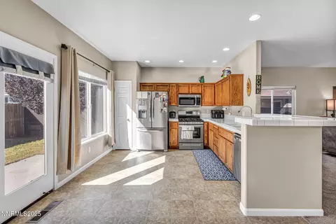 Kitchen - 1295 Eider Cir, Fallon, NV 89406 photo 2 of 4