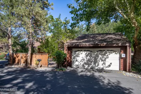 320 W Riverview Cir, Reno, NV 89509