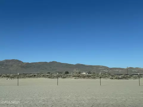 1475 E 2nd St, Silver Springs, NV 89429