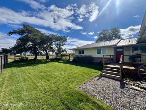 911 Waterloo Ln, Gardnerville, NV 89460