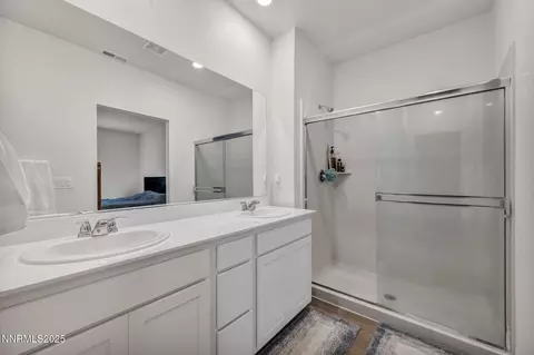 Bath - 1019 Anthony Ln, Fernley, NV 89408 photo 1 of 2