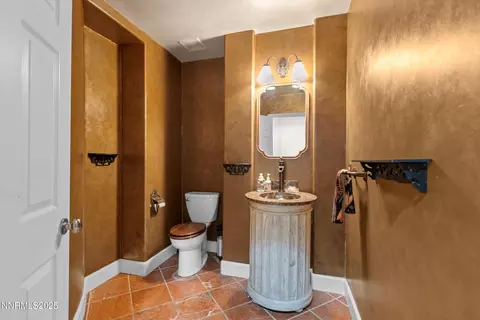Bath - 2966 Eagle Rock Ct, Reno, NV 89511 photo 1 of 7