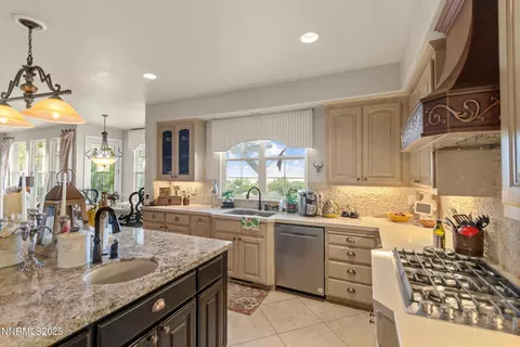 Kitchen - 2966 Eagle Rock Ct, Reno, NV 89511 photo 2 of 6