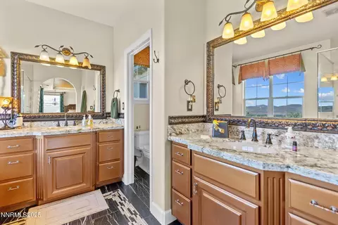 Bath - 2966 Eagle Rock Ct, Reno, NV 89511 photo 3 of 7