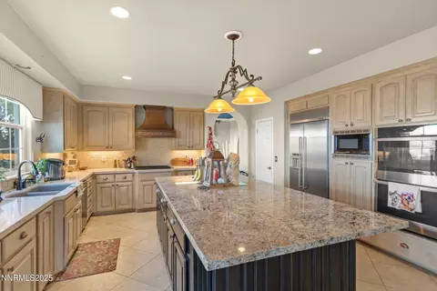 Kitchen - 2966 Eagle Rock Ct, Reno, NV 89511 photo 5 of 6