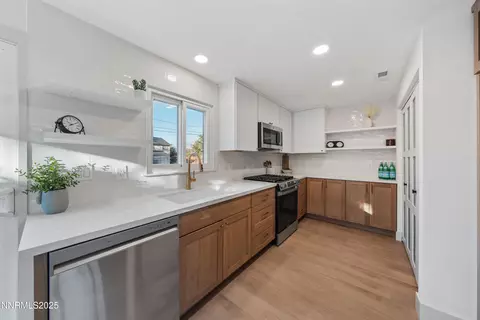 1720 G St, Sparks, NV 89431 photo 2