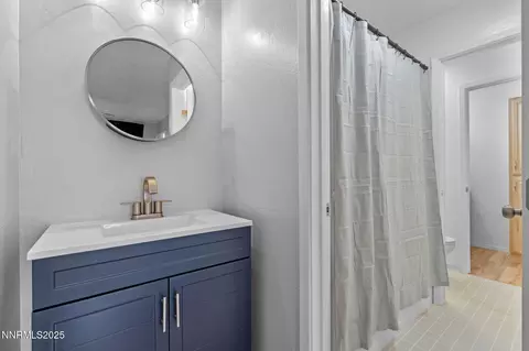 Bath - 4690 Rio Poco Rd, Reno, NV 89502 photo 2 of 4
