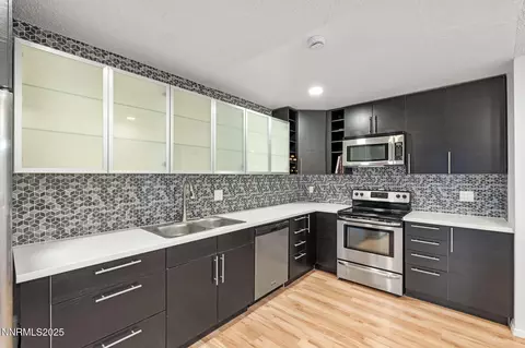 Kitchen - 4690 Rio Poco Rd, Reno, NV 89502 photo 3 of 4