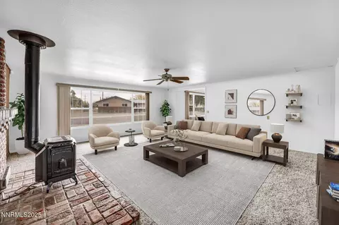 307 S California St, Yerington, NV 89447