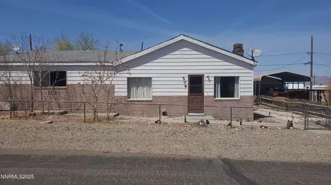 206 12th St, Mina, NV 89422