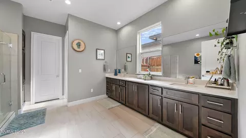 Bath - 279 Shackleton Dr, Verdi, NV 89439 photo 1 of 3