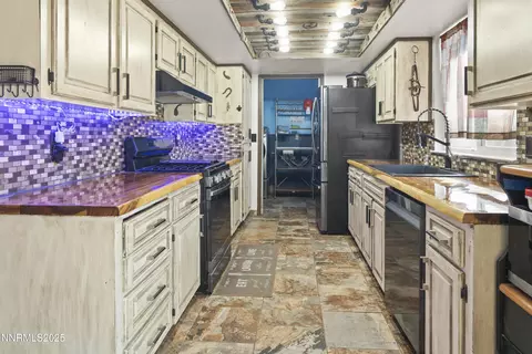 749 E St, Fernley, NV 89408 photo 8