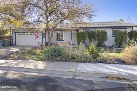 749 E St, Fernley, NV 89408 photo 4
