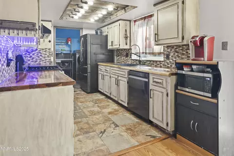 749 E St, Fernley, NV 89408 photo 9