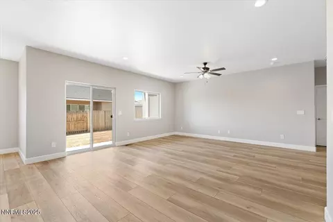 Living - 815 Great Basin Ln, Fallon, NV 89406 photo 6 of 13
