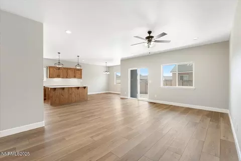 Living - 815 Great Basin Ln, Fallon, NV 89406 photo 4 of 13