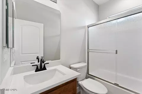 Bath - 815 Great Basin Ln, Fallon, NV 89406 photo 2 of 2