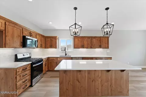 Kitchen - 815 Great Basin Ln, Fallon, NV 89406 photo 4 of 5