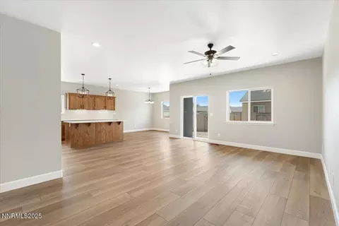 Living - 815 Great Basin Ln, Fallon, NV 89406 photo 3 of 13