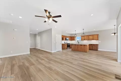 Living - 815 Great Basin Ln, Fallon, NV 89406 photo 8 of 13