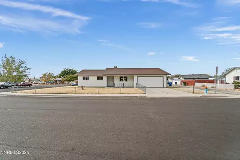 829 Sunset Dr, Fallon, NV 89406