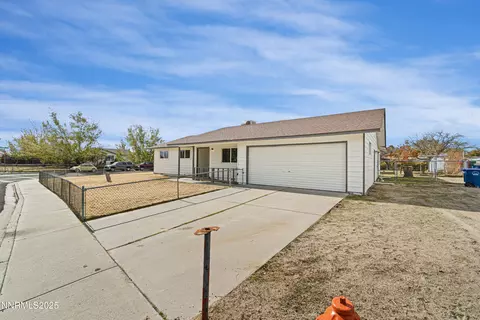 829 Sunset Dr, Fallon, NV 89406 photo 2