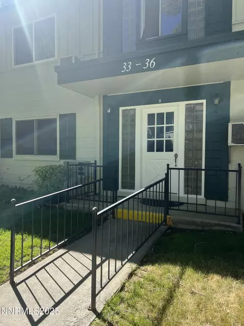 1945 4th St #33, Sparks, NV 89431