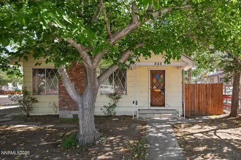 848 Rock Blvd, Sparks, NV 89431