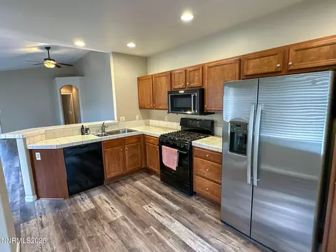 Kitchen - 2185 Eagle Greens Dr, Reno, NV 89521 photo 2 of 2