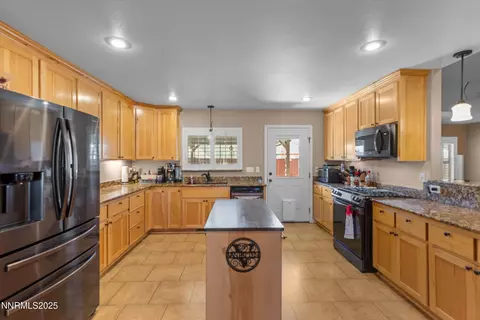 Kitchen - 405 Cornerstone Ct, Fallon, NV 89406 photo 3 of 5