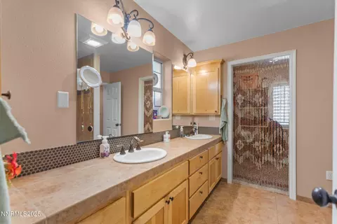 Bath - 405 Cornerstone Ct, Fallon, NV 89406 photo 1 of 3