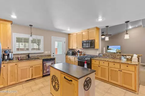 Kitchen - 405 Cornerstone Ct, Fallon, NV 89406 photo 4 of 5