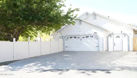 6667 April St, Sparks, NV 89436