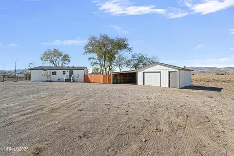 4915 Cheyenne Trl, Stagecoach, NV 89429