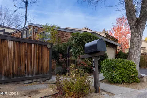 360 E Riverview Cir, Reno, NV 89509
