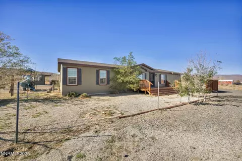 5225 White Oak Dr, Silver Springs, NV 89429