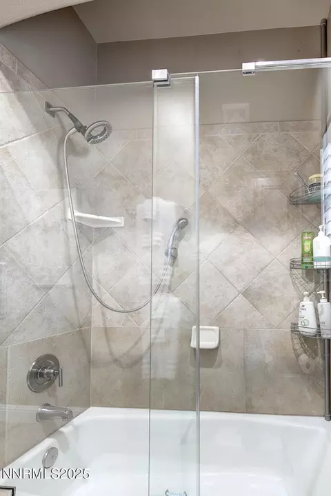 Bath - 1135 Whitehawk Dr, Fallon, NV 89406 photo 3 of 7