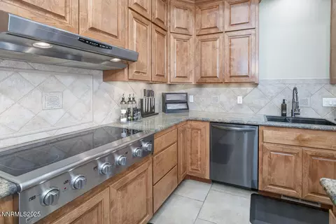 Kitchen - 1135 Whitehawk Dr, Fallon, NV 89406 photo 2 of 3