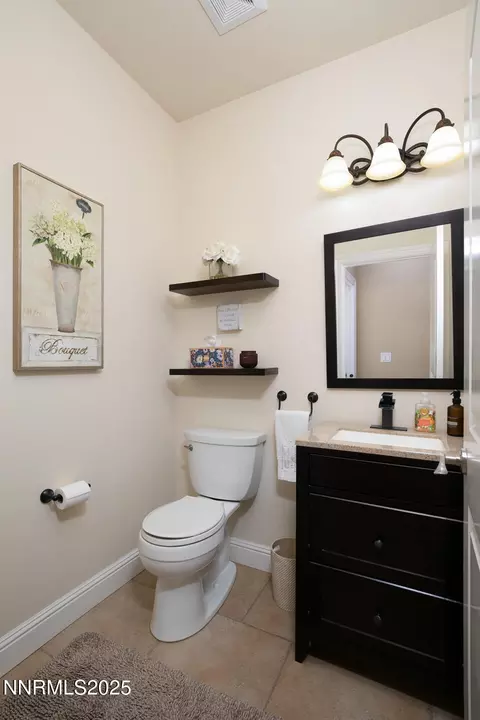 Bath - 1135 Whitehawk Dr, Fallon, NV 89406 photo 1 of 7