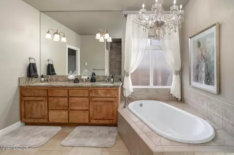 Bath - 1135 Whitehawk Dr, Fallon, NV 89406 photo 7 of 7