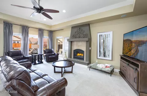 Living - 1135 Whitehawk Dr, Fallon, NV 89406 photo 2 of 3