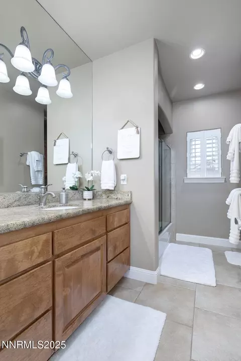 Bath - 1135 Whitehawk Dr, Fallon, NV 89406 photo 2 of 7