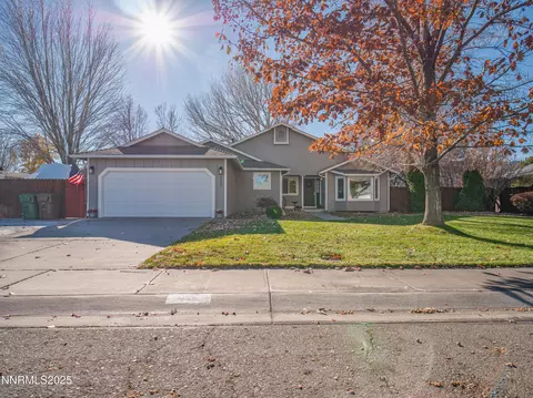 829 Mahogany Dr, Minden, NV 89423