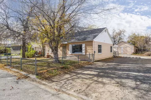 829 10th St, Sparks, NV 89431