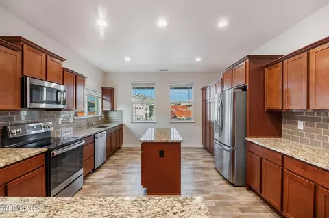 18718 Knott Creek Ct, Reno, NV 89508