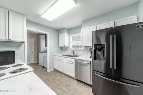 Kitchen - 1155 Beldon Way, Reno, NV 89503 photo 2 of 5
