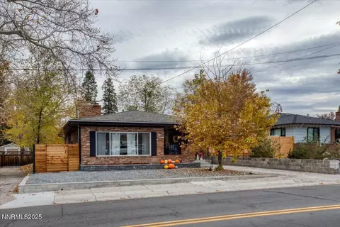 840 Hunter Lake Dr, Reno, NV 89509