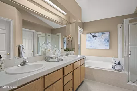 Bath - 2678 Starr Meadows Loop, Reno, NV 89519 photo 2 of 3