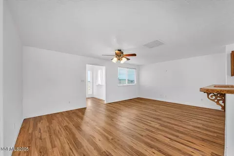 Living - 988 Bench Rd, Fallon, NV 89406 photo 2 of 4