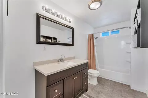 Bath - 988 Bench Rd, Fallon, NV 89406 photo 2 of 2